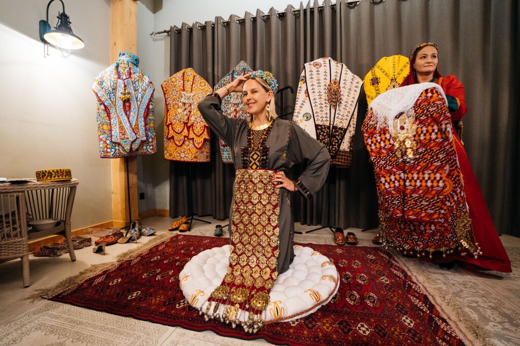Fashion, Carpets, Art, Design: VIP Shopping Tour in Turkmenistan